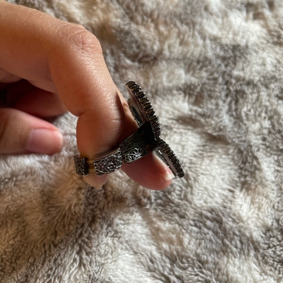 Butterfly Ring 🦋 - Picture 3 of 3